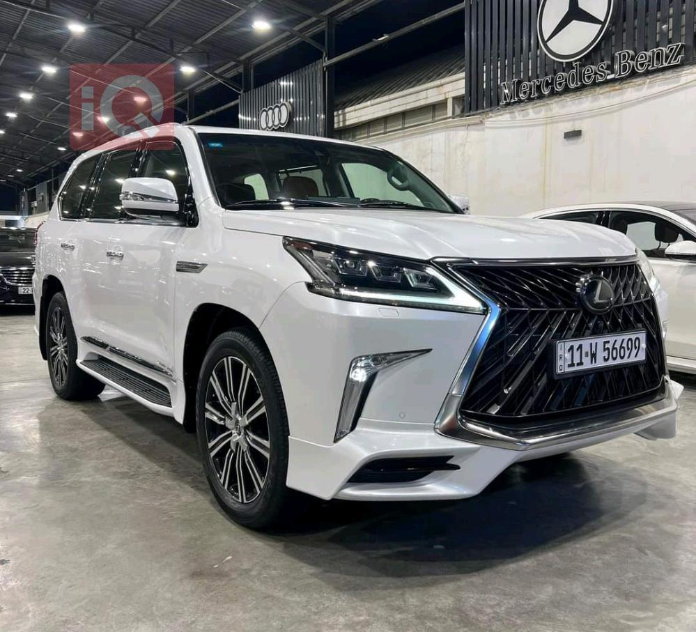 Lexus LX